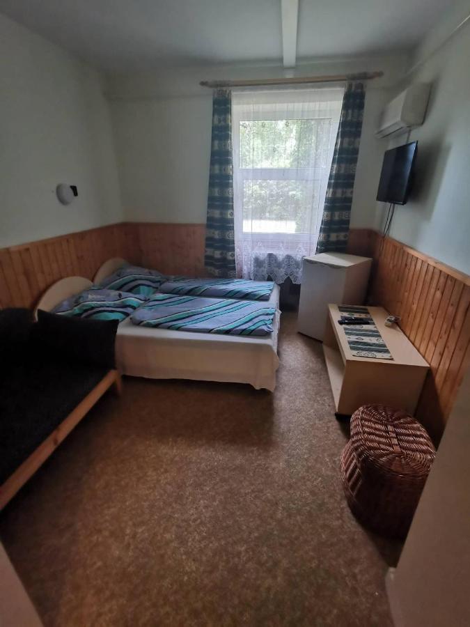 Platan Ueduelo Lägenhet Balatonlelle Exteriör bild